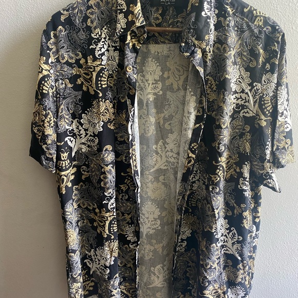 Multi-colored casual short sleeved button down. - Picture 2 of 3